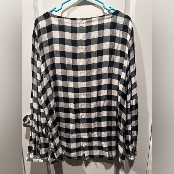 Loft blouse in XL. Fits like a tunic. - Picture 2 of 3
